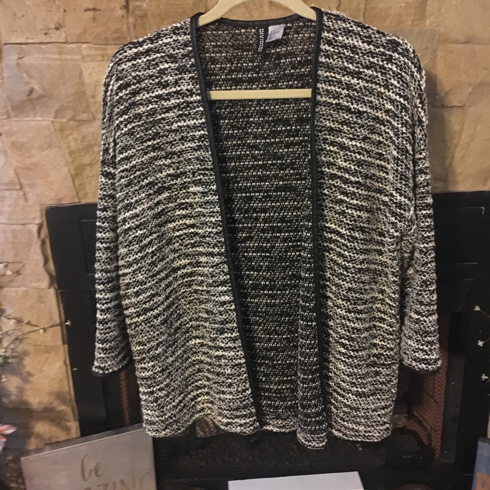Open cardigan with Faux Leather Piping